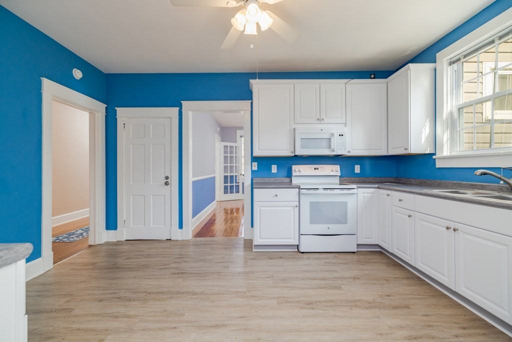 706 College Ave - Photo 5 of 38
