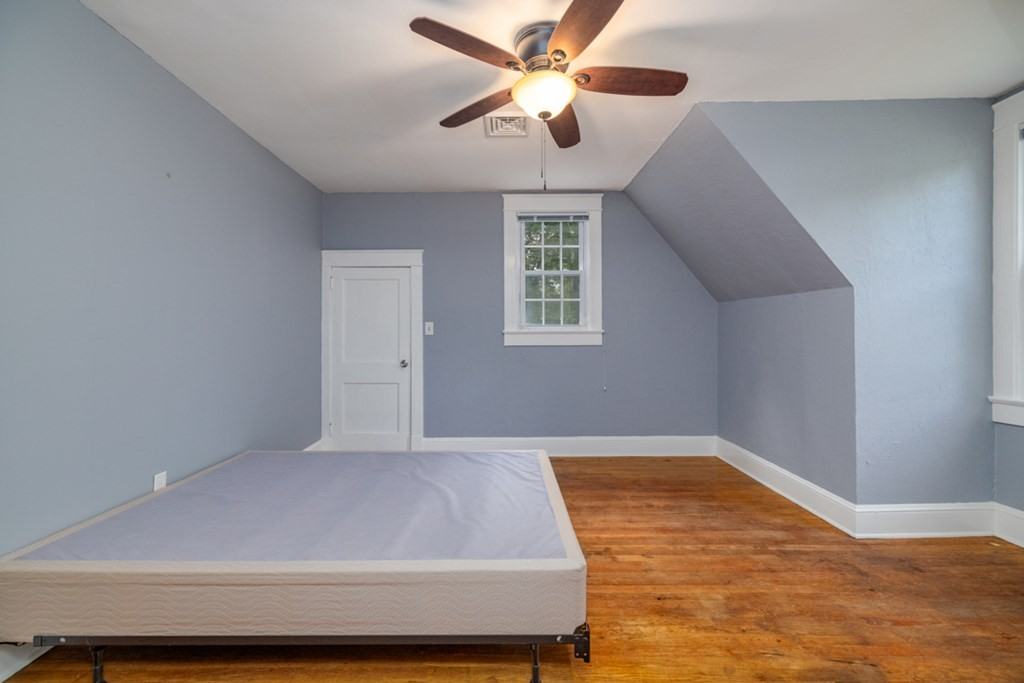 706 College Ave - Photo 7 of 38