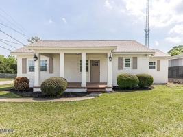 featured image of 379 Rogers Ave