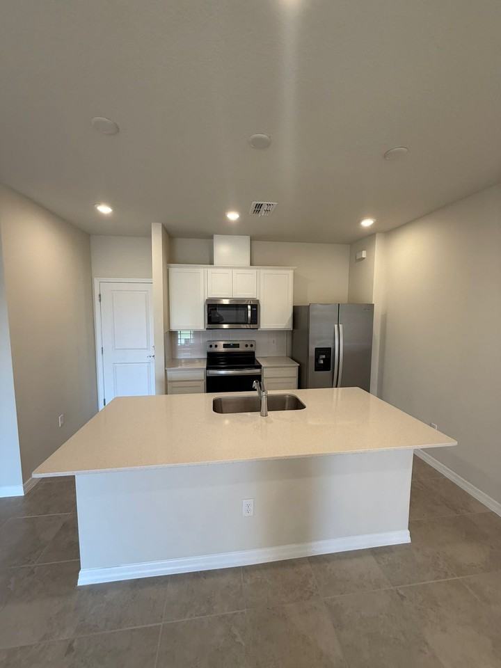 16292 Bright Leaf Rd - Photo 3 of 49