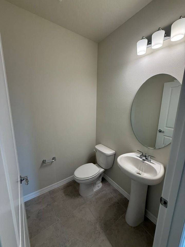 16292 Bright Leaf Rd - Photo 4 of 49