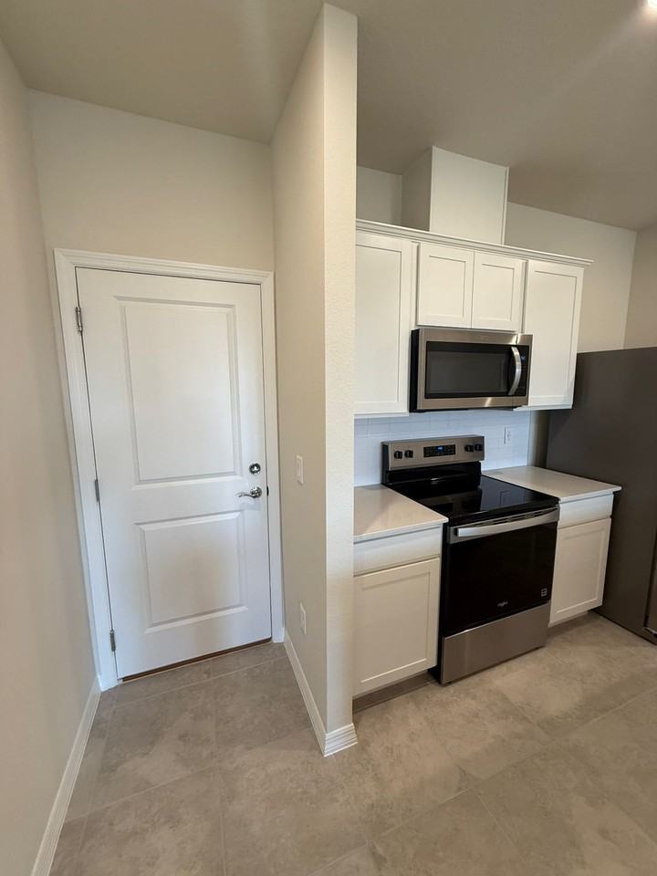 16292 Bright Leaf Rd - Photo 6 of 49