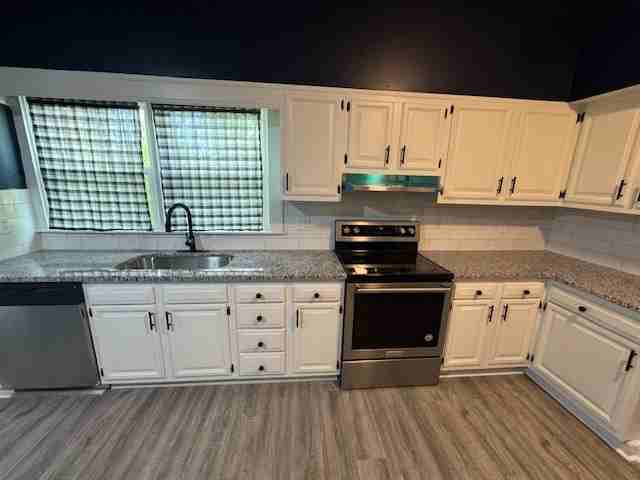 3955 Clover Dr - Photo 4 of 13