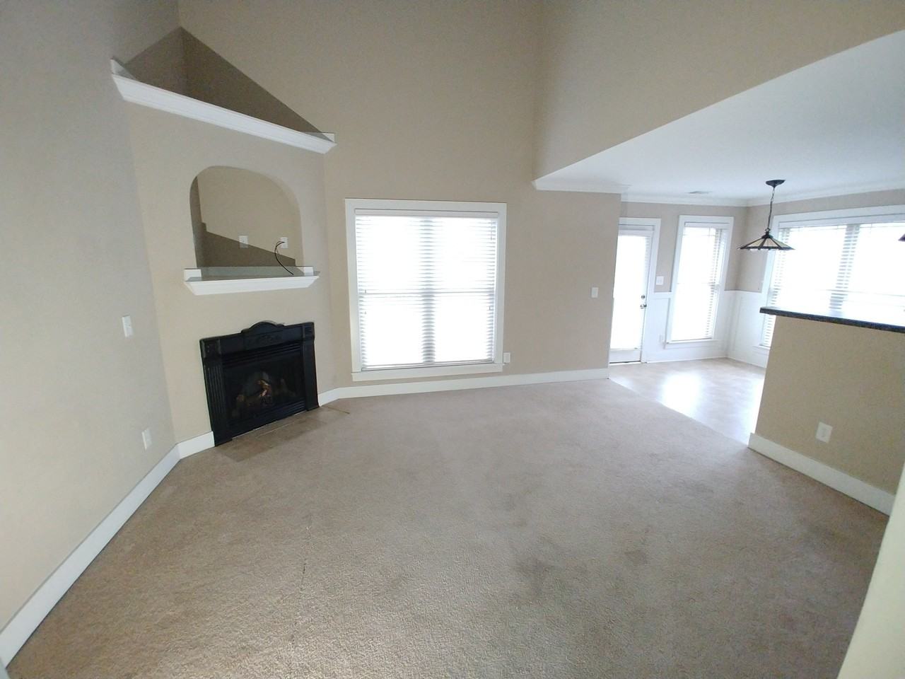 2000 Rossburg Pl - Photo 2 of 12