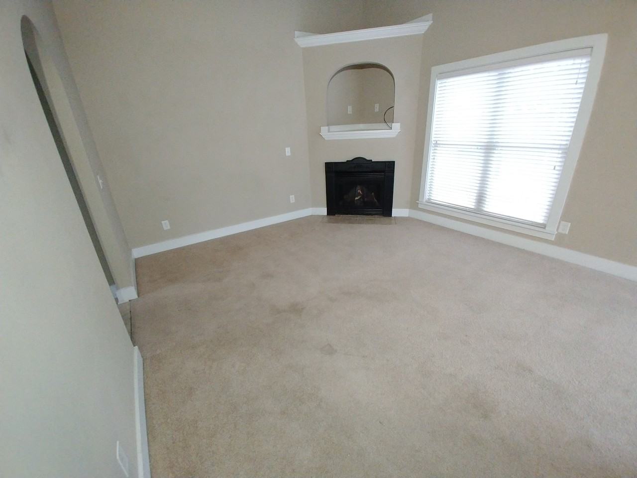 2000 Rossburg Pl - Photo 3 of 12