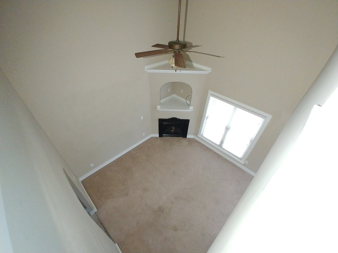 2000 Rossburg Pl - Photo 4 of 12