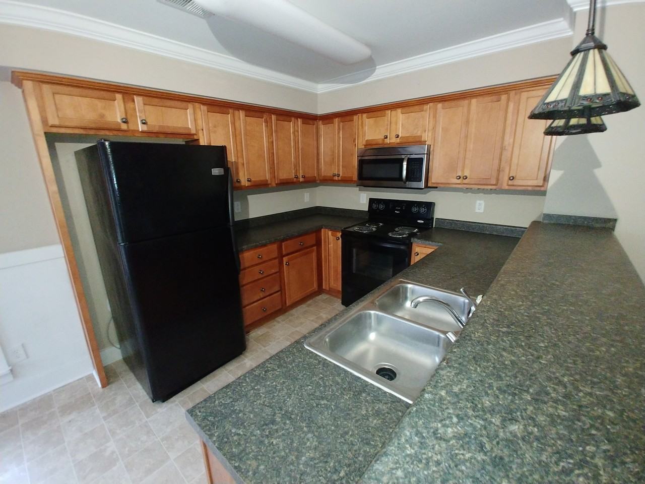 2000 Rossburg Pl - Photo 5 of 12