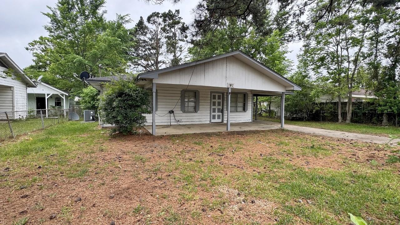 102 Ridge Grove Dr - Photo 2 of 15