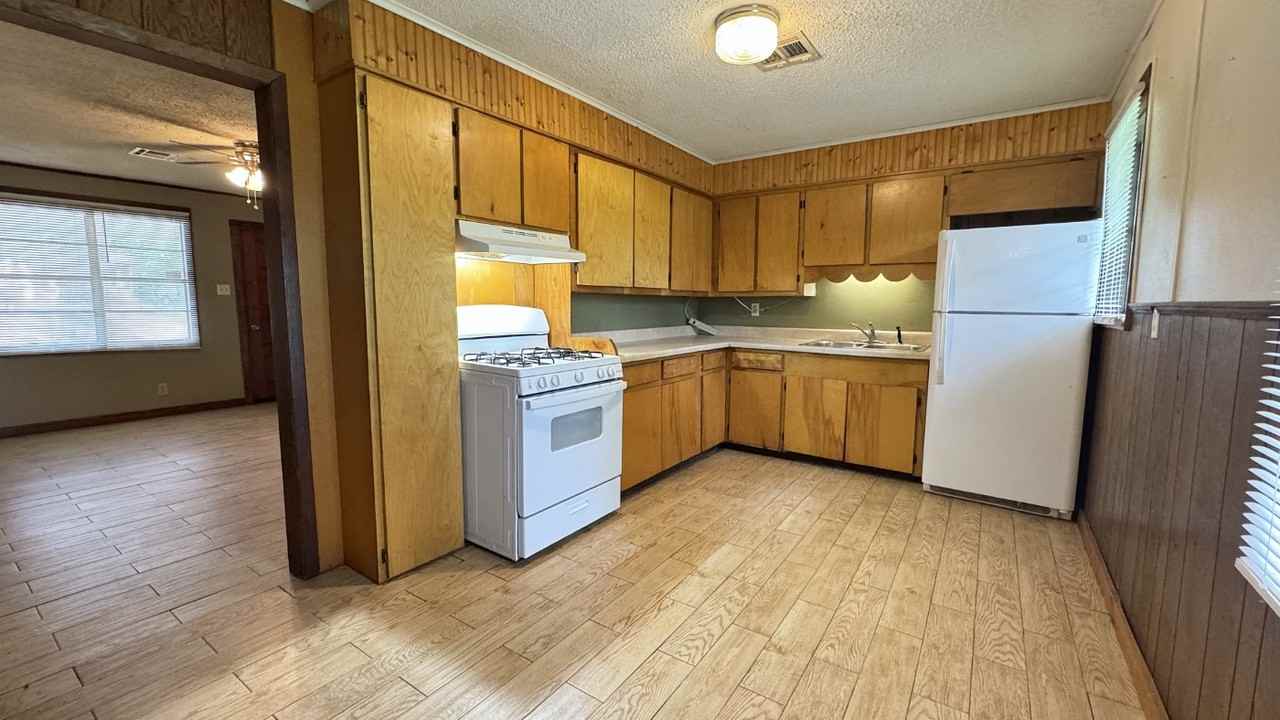102 Ridge Grove Dr - Photo 5 of 15