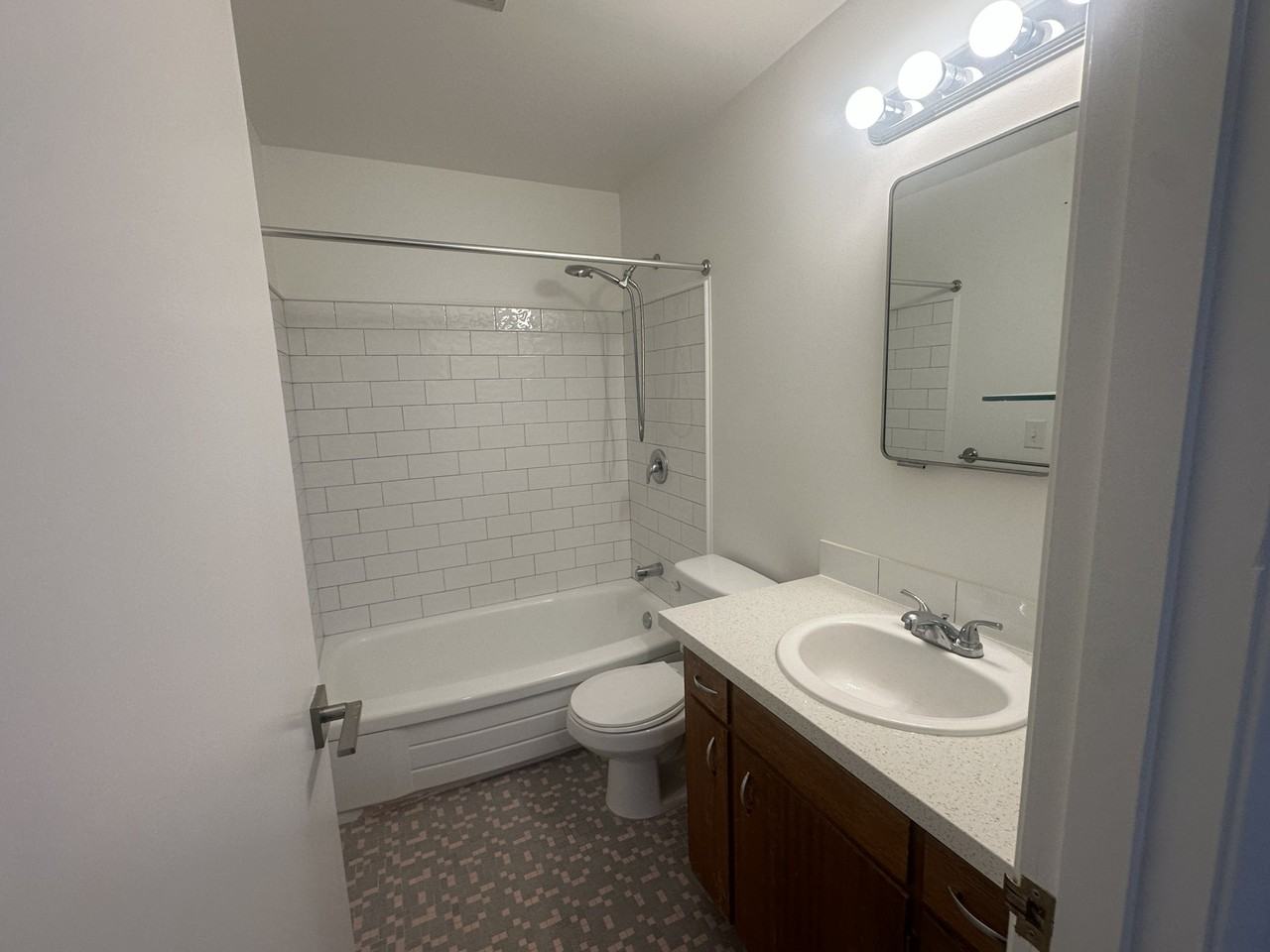 8500 32nd Ave Nw #4 - Photo 7 of 11