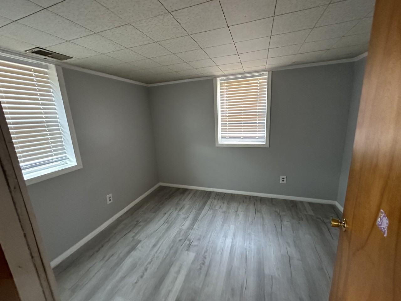 581 Broadview Dr - Photo 2 of 4