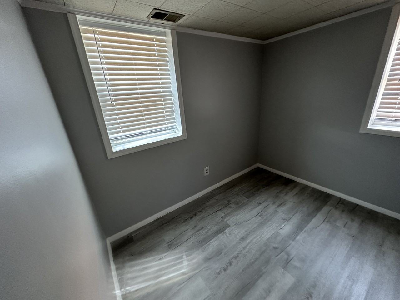 581 Broadview Dr - Photo 3 of 4