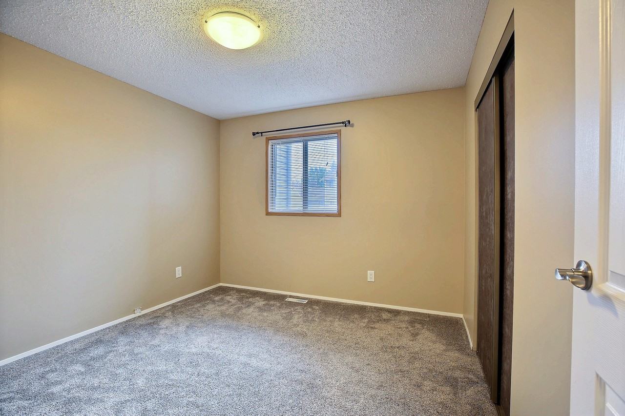 6451 Rochdale Boulevard - Photo 6 of 14