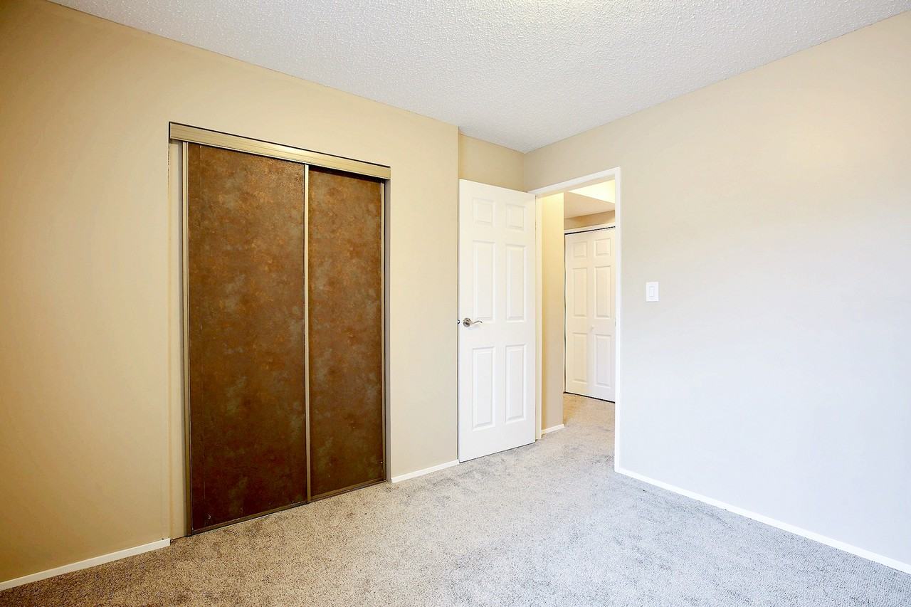 6451 Rochdale Boulevard - Photo 7 of 14