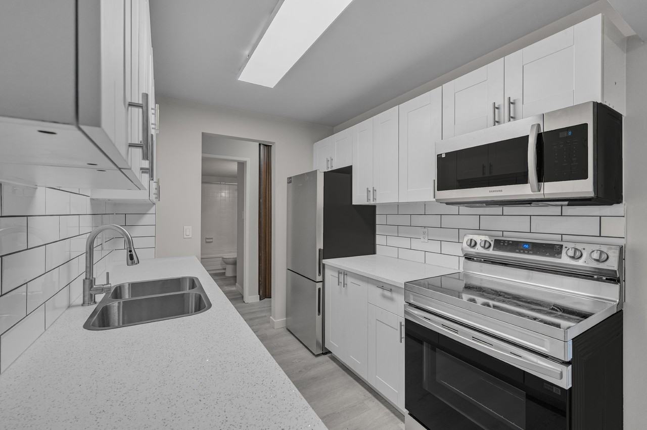 Cedarstone Place - Photo 5 of 17