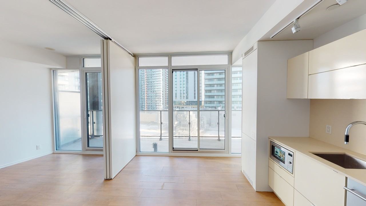 125 Peter St - Photo 3 of 17