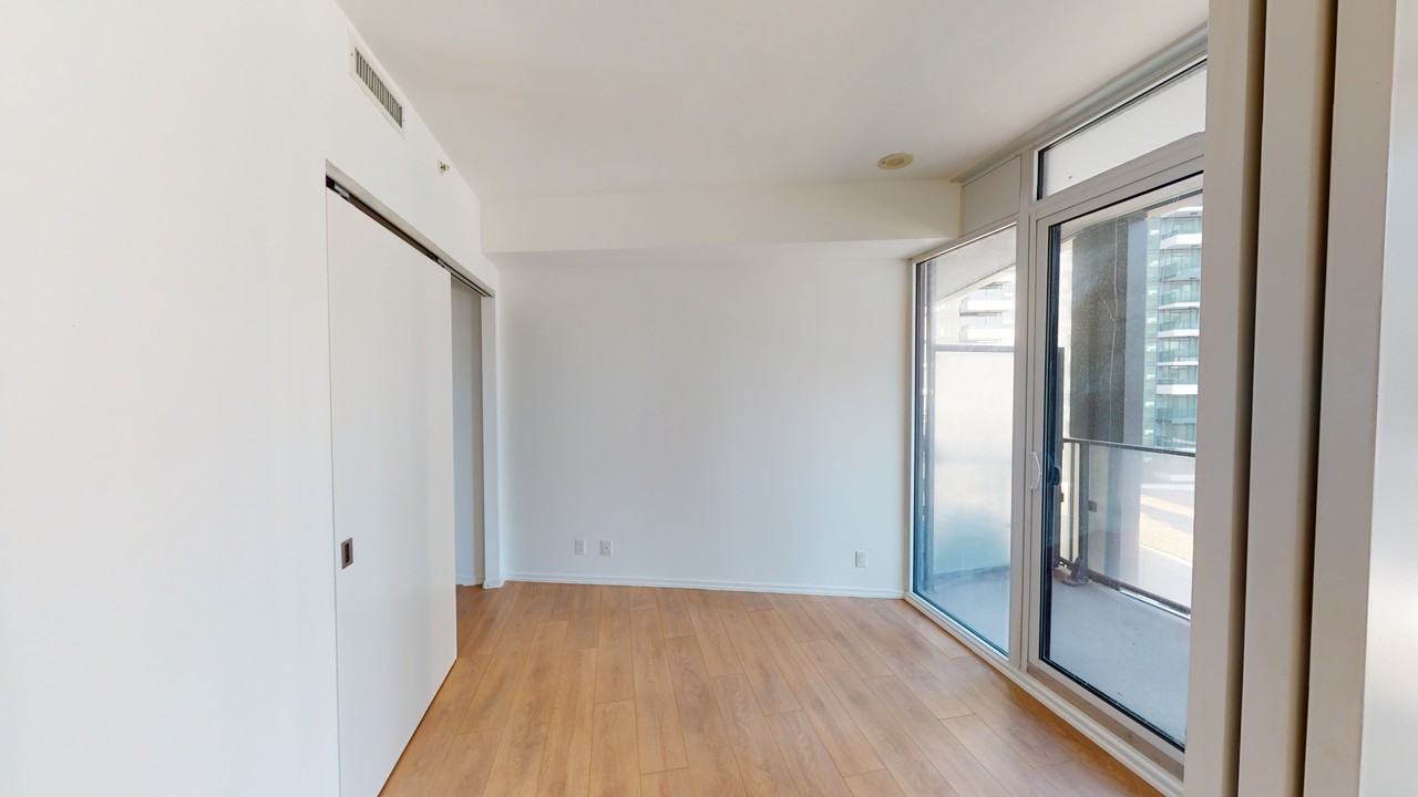 125 Peter St - Photo 4 of 17