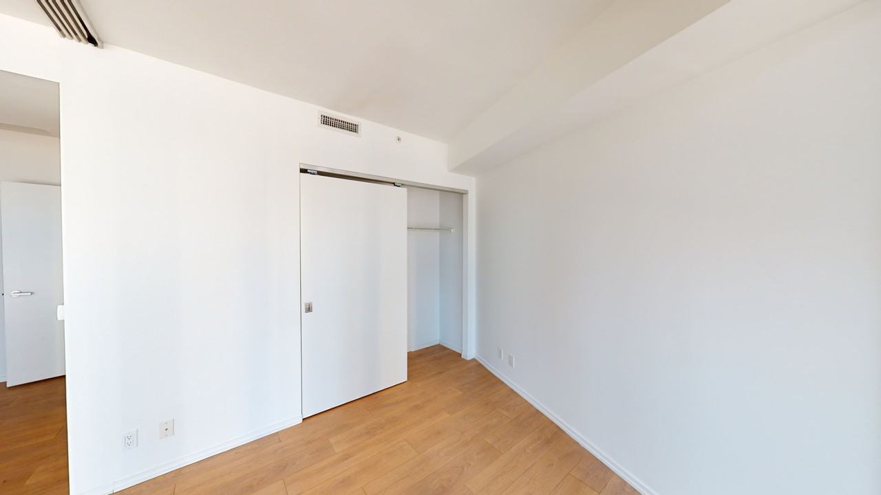 125 Peter St - Photo 5 of 17