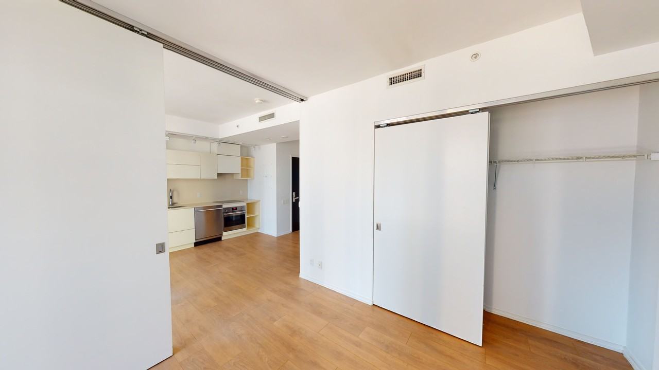 125 Peter St - Photo 6 of 17