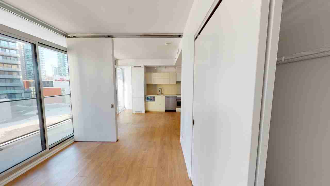 125 Peter St - Photo 7 of 17