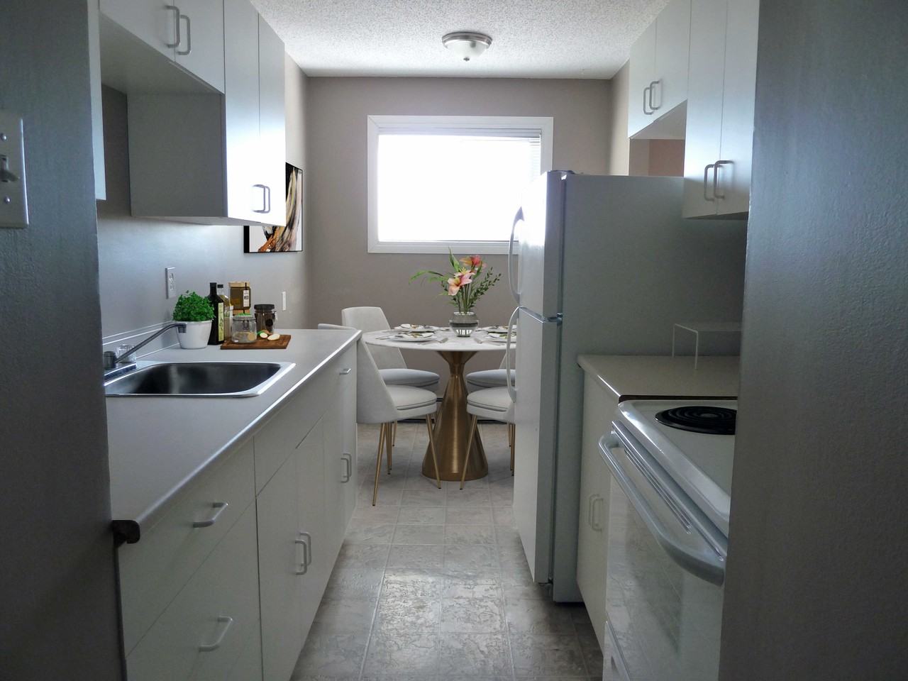 Gemini Apartments - Photo 4 of 9