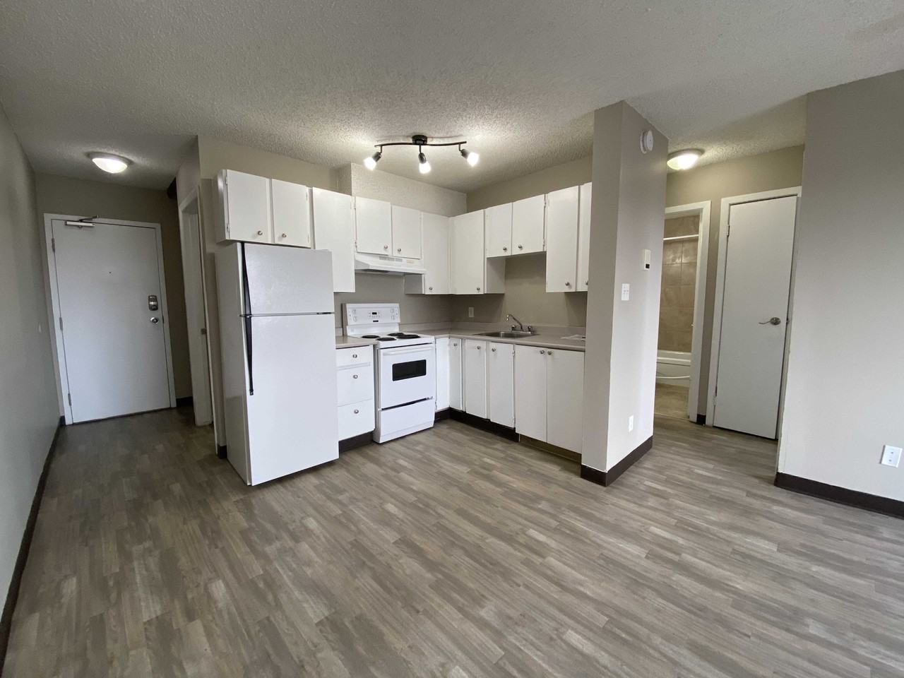 Mainstreet 402 - Photo 4 of 12