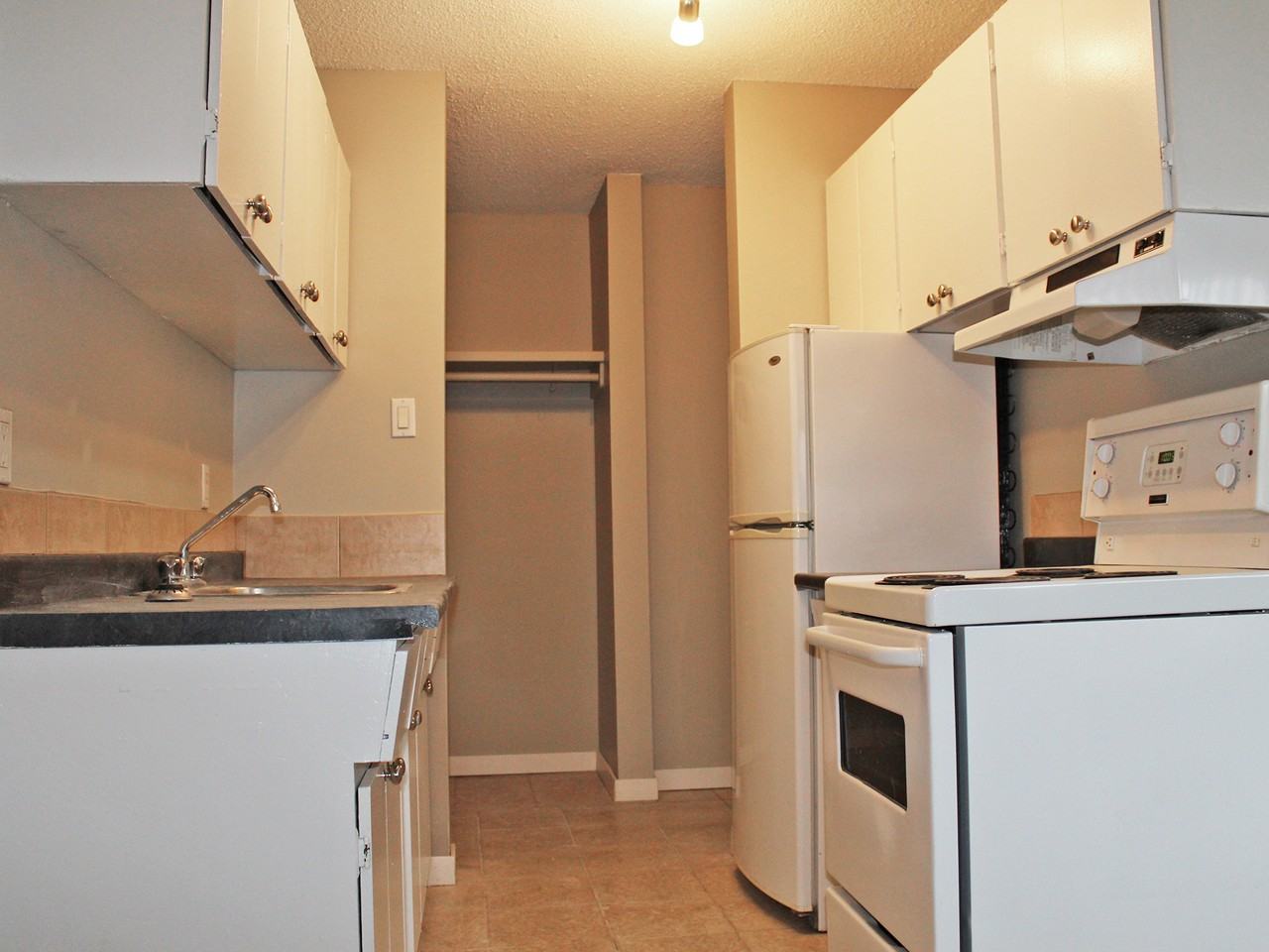 Aspen Apartments - Photo 5 of 6