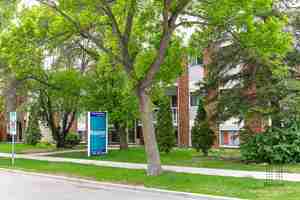 featured image of 11940 104 St Nw