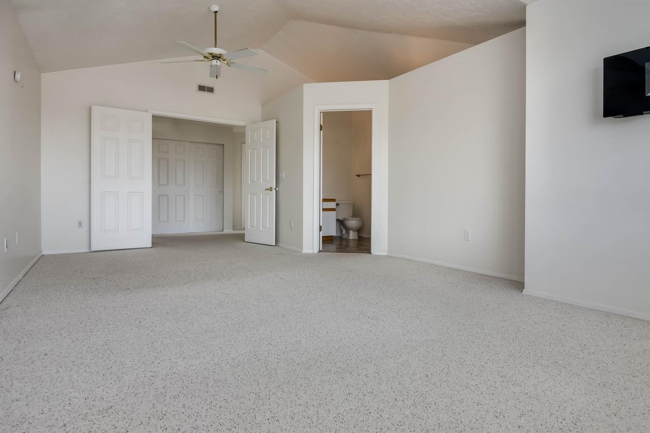 7033 S Derek Hollow Cv #1 - Photo 5 of 11