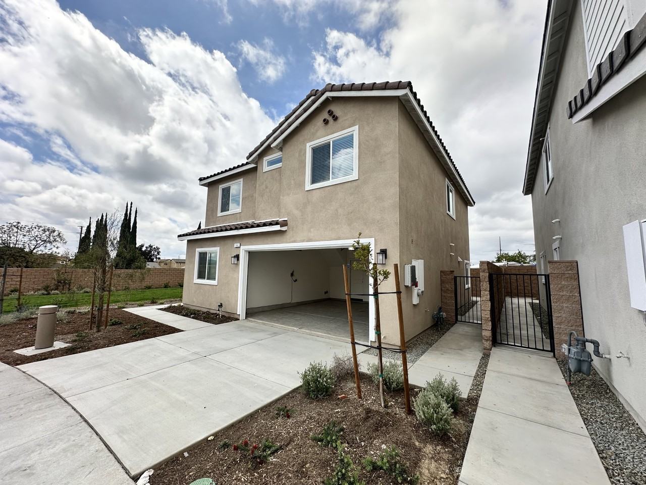 144 N Sutter Ave #1 - Photo 5 of 14