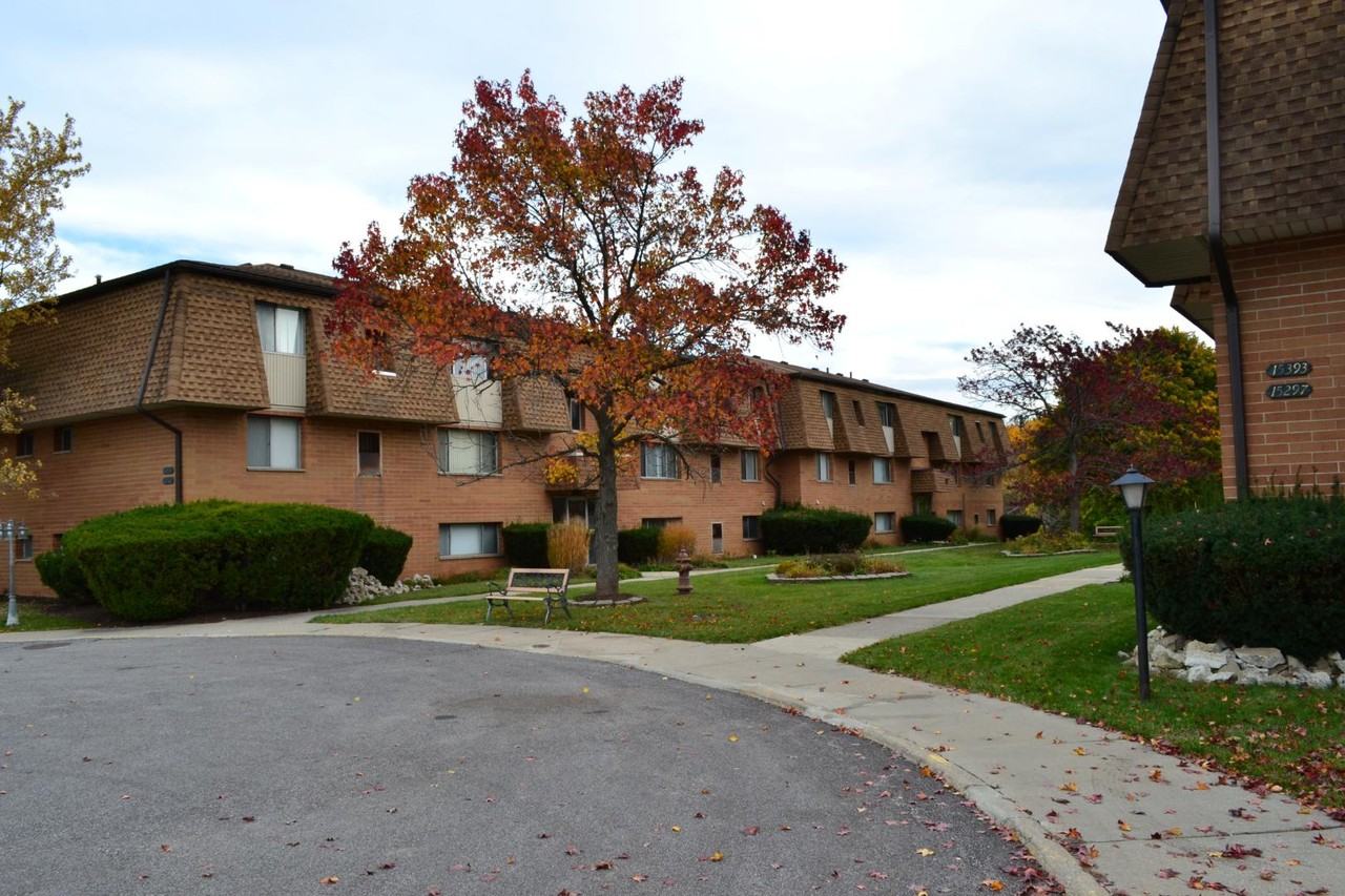 15295 Baldwin Court - Photo 3 of 10