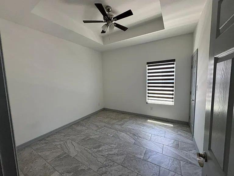 800 N Kentucky St - Photo 5 of 9