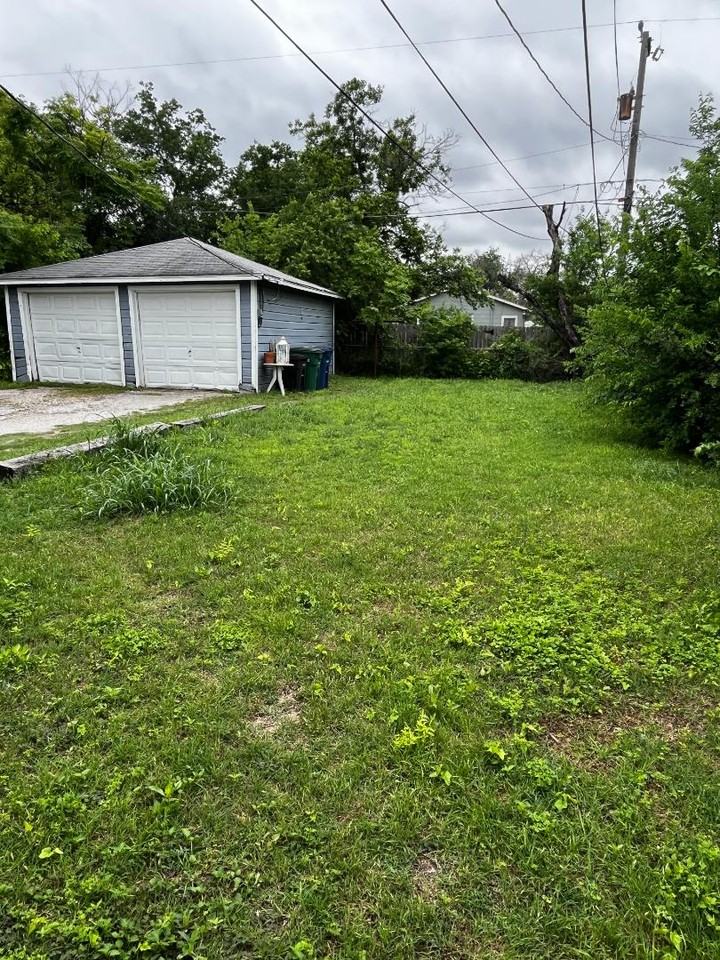 1126 Bailey Ave - Photo 2 of 2