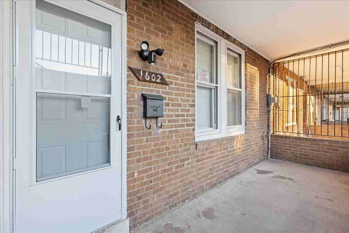 1602 Pershing St #1 - Photo 2 of 29