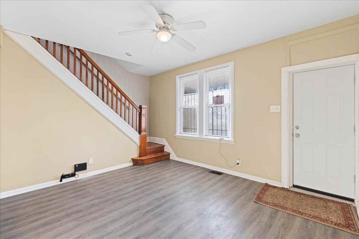 1602 Pershing St #1 - Photo 5 of 29