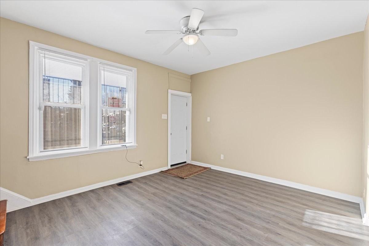 1602 Pershing St #1 - Photo 6 of 29