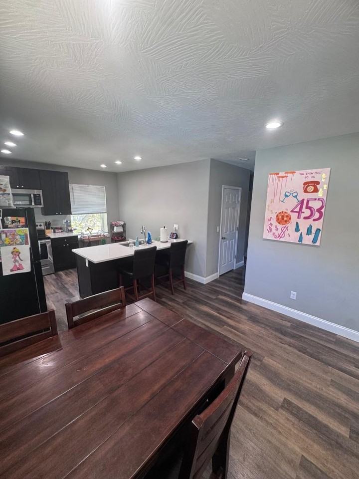 453 S Main - Photo 4 of 10