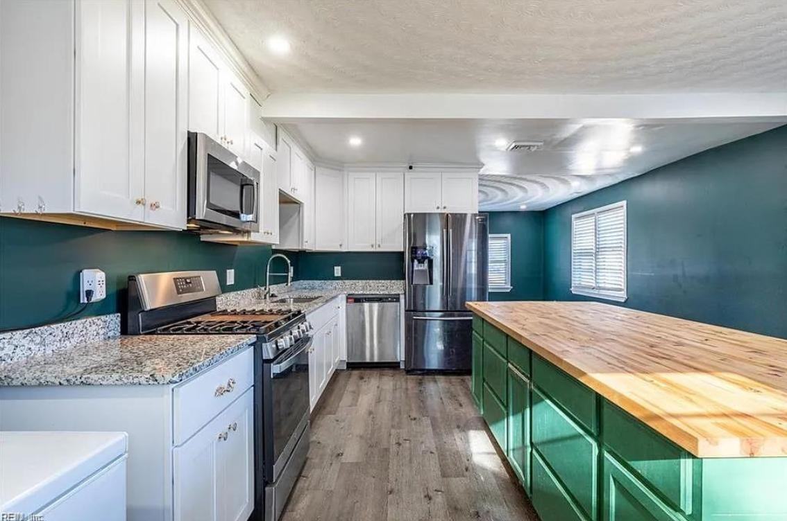 769 Denison Ave - Photo 4 of 10