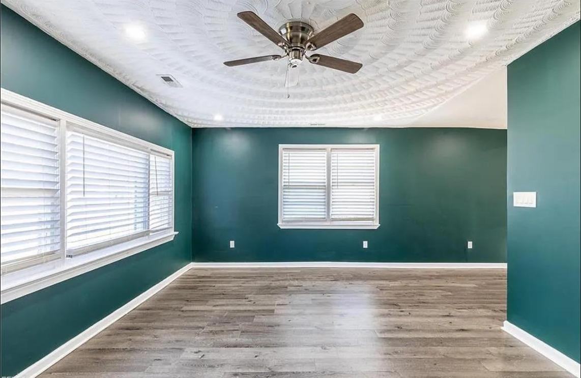 769 Denison Ave - Photo 7 of 10