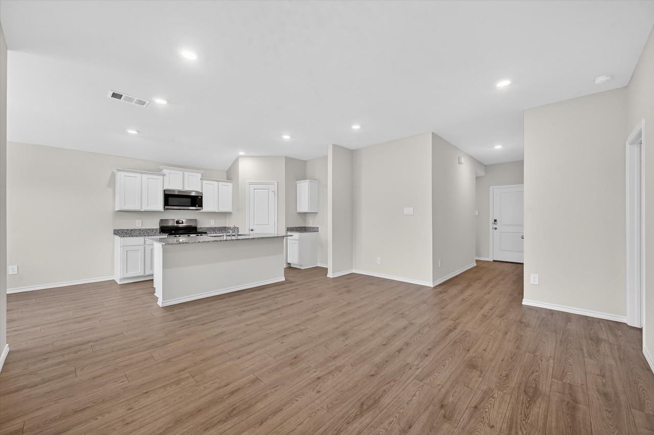 3918 Applewood Trl #1 - Photo 3 of 25