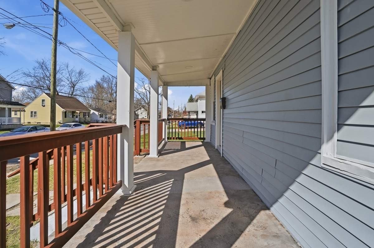 630 Ewing Ave - Photo 3 of 20