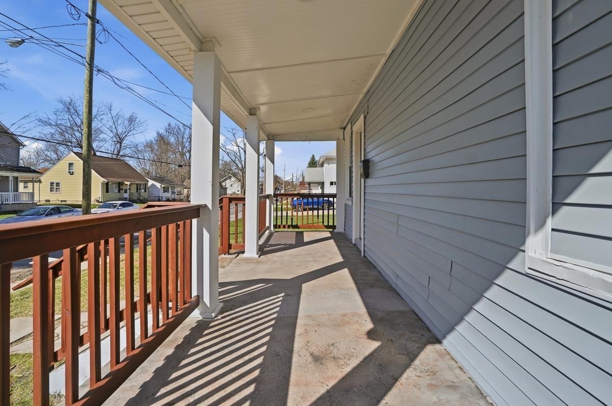 630 Ewing Ave - Photo 4 of 20