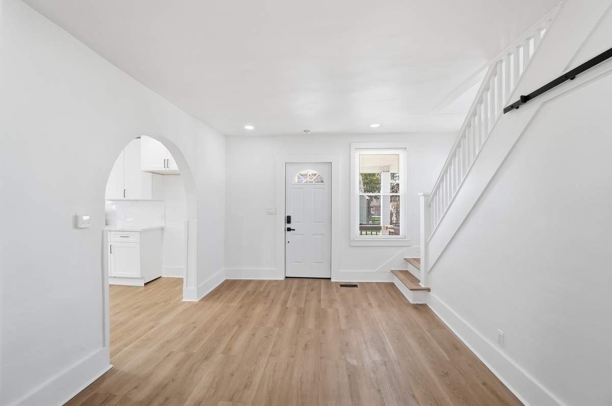 630 Ewing Ave - Photo 5 of 20