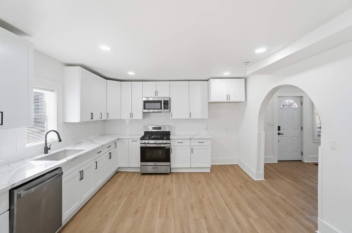 630 Ewing Ave - Photo 7 of 20