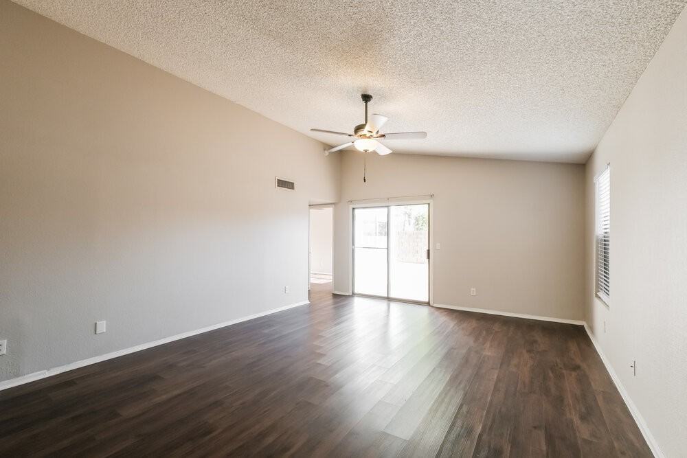 11622 W Olive Dr - Photo 5 of 16