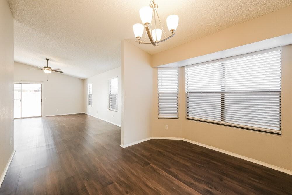 11622 W Olive Dr - Photo 7 of 16