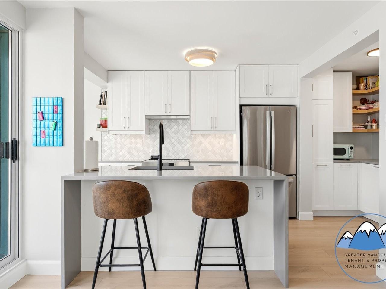 939 Homer St - Photo 6 of 29