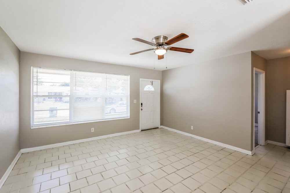 2750 Sw 2nd Ct - Photo 4 of 16