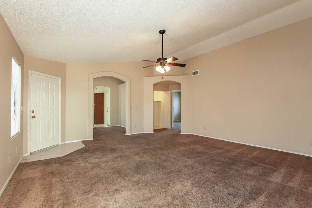 8864 W Morningside Dr - Photo 3 of 15