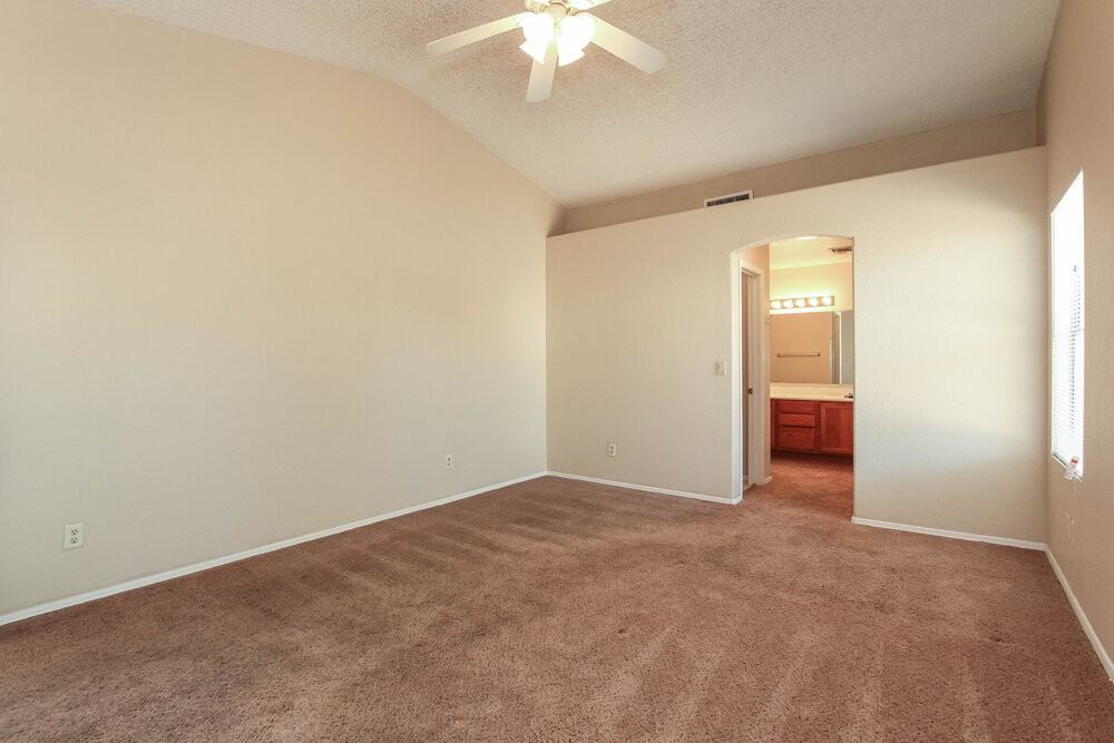 8864 W Morningside Dr - Photo 7 of 15
